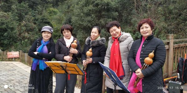 小年情歌怎么唱_小年情歌表达什么情感