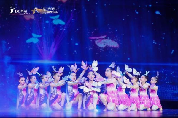 群舞如何表达情感_群舞情感训练方法