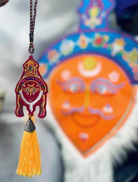 藏戏面具颜色代表什么情感_藏戏图片如何表达情绪